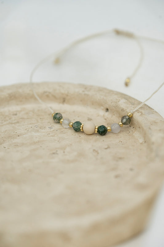 Moosachat Armband mit Fossilstein | geknüpft