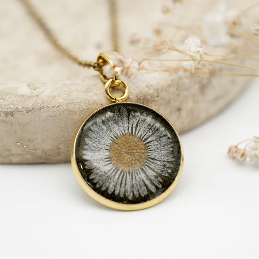 Halskette mit echtem Gänseblümchen | gefasst