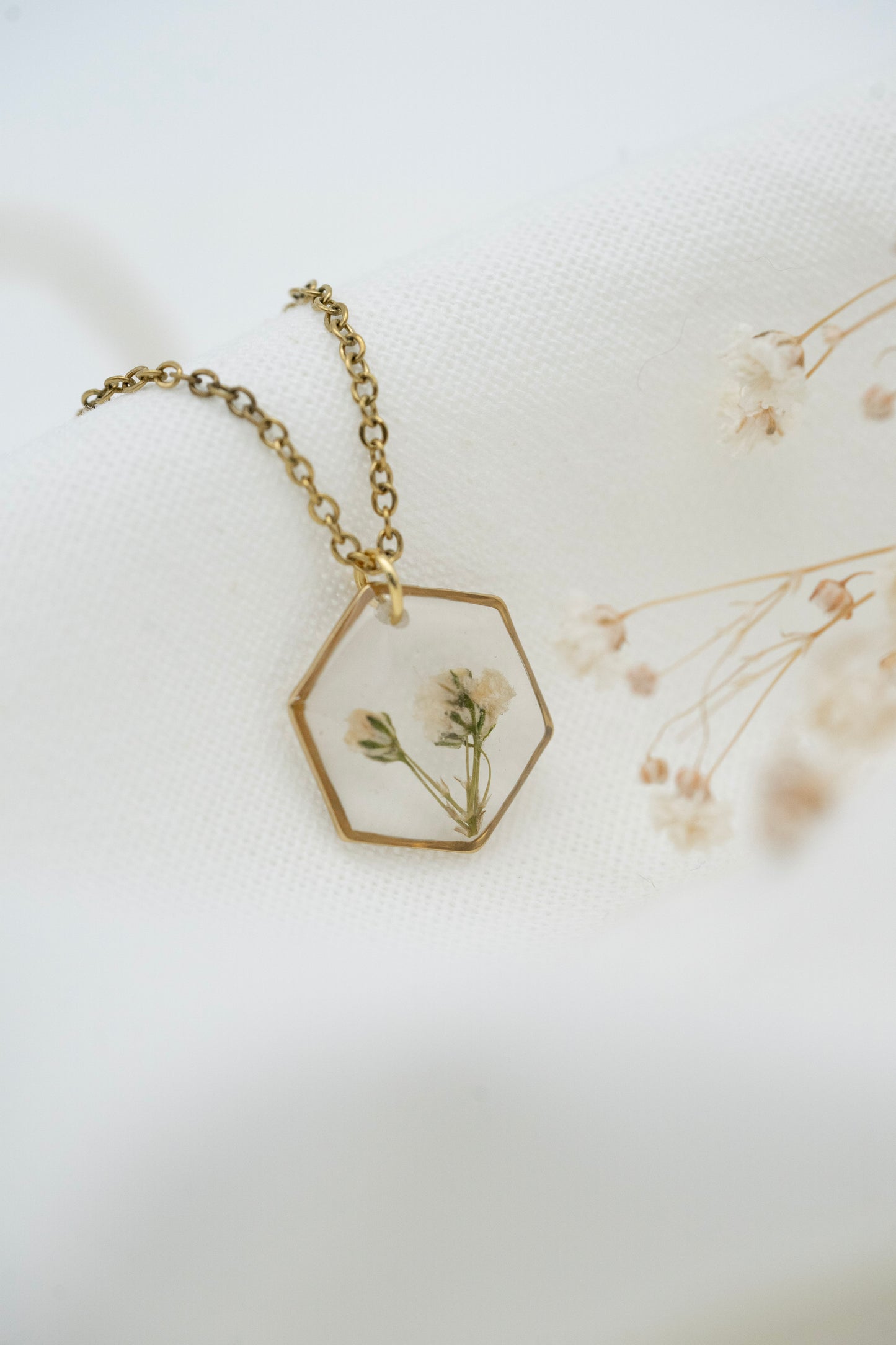 Halskette Schleierkraut transparent | Hexagon