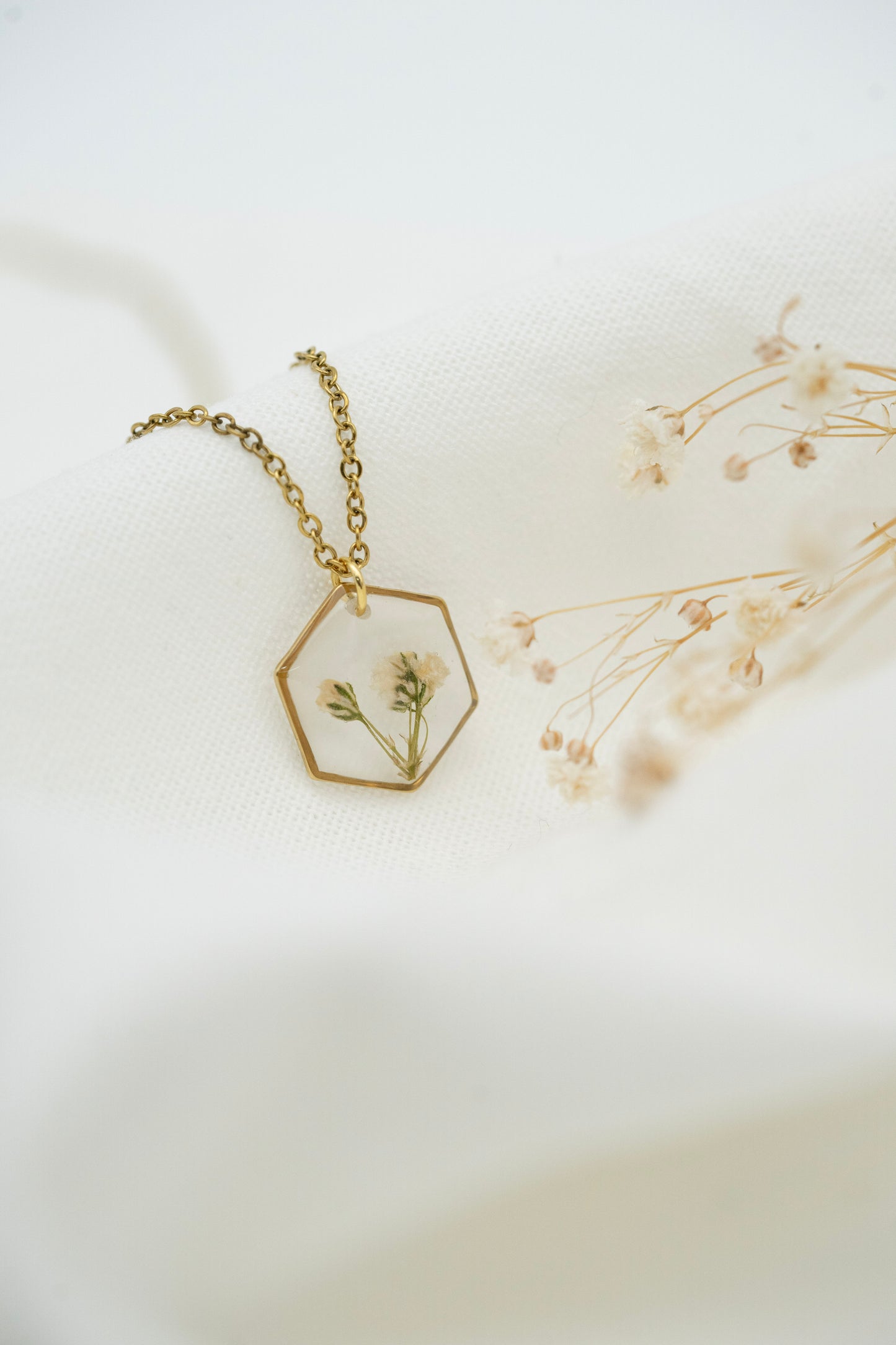 Halskette Schleierkraut transparent | Hexagon